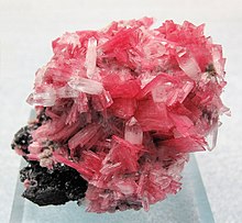 Родонит Rhodonite