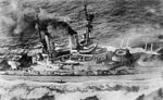 Thiết giáp hạm SMS Baden, với dàn pháo chính xoay sang mạn trái