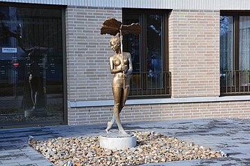 Rzeźba autorstwa Małgorzaty Chodakowskiej
