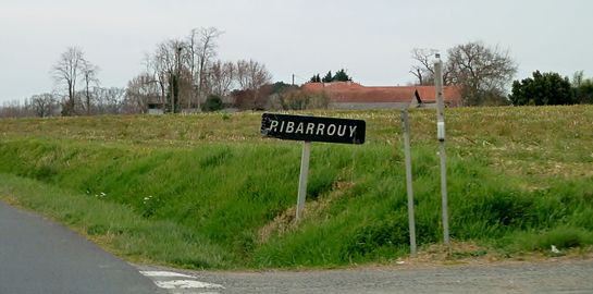 Entrée dans Ribarrouy.