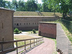 Festung Germersheim, einer der Zugänge zum Fronte Beckers (2005)