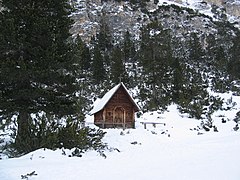 Die Lagazuoi-Kapelle, wenige Meter oberhalb der Scotonihütte