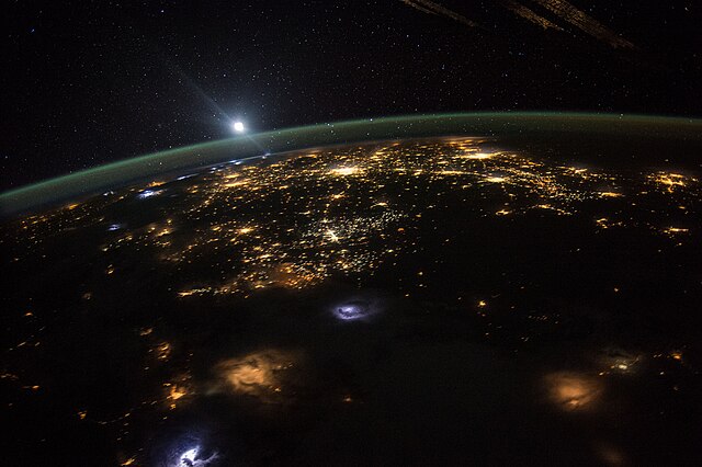 Восход Луны над западом США, снятый Скоттом Келли с борта МКС