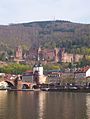 Frühlingserwachen in Heidelberg: Blick auf alte Neckarbrücke, Schloss und Königsstuhl