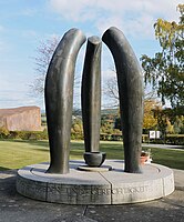monument (1986), Hinzert