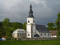 Kostel sv. Mikuláše v Bílém Kostele nad Nisou (v roce 2014)