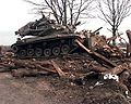M728 CEW разрушает бункер боснийских сербов.
