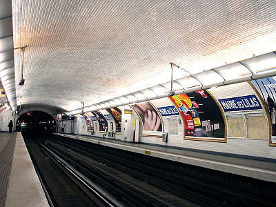 La station Mairie des Lilas. L'atelier est visible au fond, dans le prolongement de la ligne.