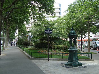 Place Moussa-et-Odette-Abadi.