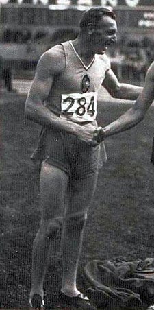Prudent Joye, champion d'Europe du 400 mètres haies en 1938.jpg