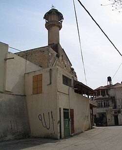מסגד הבנוי על בסיס אולם צלבני בקלנסווה