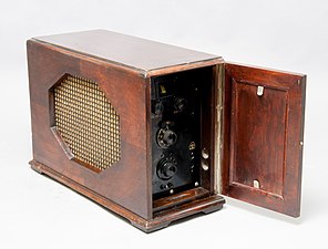 Radiola 313 L, nr CL 2224 (1931).jpg.