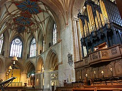 The organ and east end Tewkesbury abbey 08.JPG