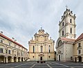 Vilnius Üniversitesi Büyük Avlusu ve St. Johns Kilisesi.