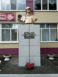 Памятник Дееву в Ульяновске