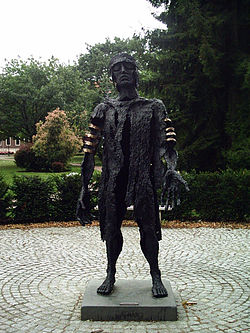 Победеният Вар (2003 г.), скулптура от Вилфлред Кох в Халтерн ам Зее, Германия