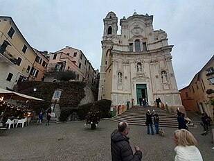 Gêxa de San Giuàn u Batìsta (Sêrvu), Vista daa Ciassa du bâusu