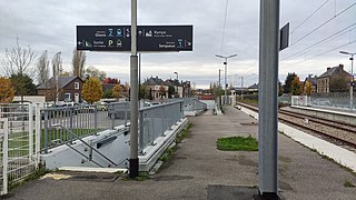 Vue des accès au passage souterrain depuis la voie 1.