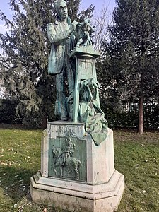 Monument à Emmanuel Frémiet (1913), Paris, jardin des plantes.