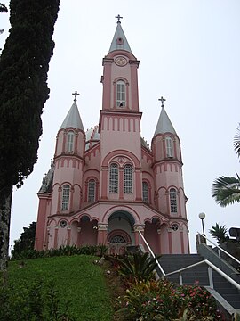 Igreja Matriz da cidade, construída quando da comemoração do primeiro centenário da imigração alemã no estado de Santa Catarina