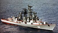 Il cannone in versione binata su un cacciatorpediniere Kashin sovietico