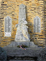 Poilu blessé (monument aux morts)