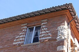 Fenêtre de l'hôtel de Lestang.