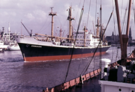 MS Simonskerk der Unites Netherlands Navigation Co. Schelde abwärts (1963)