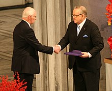 Martti Ahtisaari receiving the Nobel Peace Prize in 2008 Nobel Peace Prize 2008 Ole Danbolt Mjos & Martti Ahtisaari 1.jpg