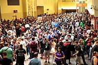 多くの人で賑わうPhoenix Comicon（2017年、米国・アリゾナ州）