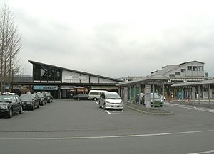 Seibu-chichibu-Station-20100328.jpg