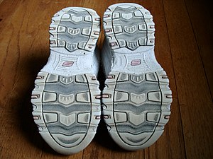 Soles of girl's sneakers Deutsch: Maedchen-Spo...