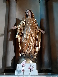 Statue de la Vierge dorée