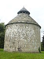 Plomelin : manoir de Lestremeur, le pigeonnier 2.