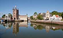 The small town of Zierikzee, Netherlands 41012 Zuidhavenpoort zierikzee Met Noordhavenpoort.jpg