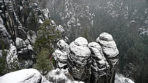 15. Platz: Dr. Bernd Gross mit Die Felsformation Bastei im Winter im Nationalpark „Sächsische Schweiz“