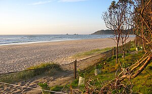 Broken Head From Tallow Beach October 2008.jpg