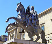 スコットランド・エジンバラにあるウェリントン公爵と愛馬コペンハーゲンの像