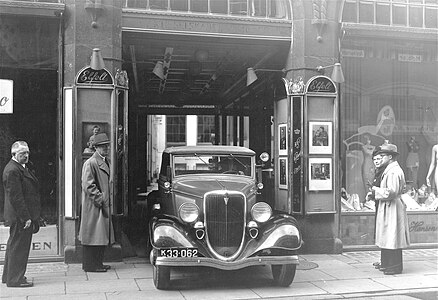 The entrance in 1938