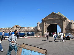 Bab el-Marsa (Porte de la Marine, vers la Médina)