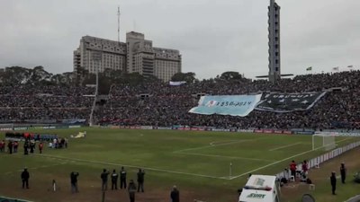 Файл: Estadio Centenario - Уругвай - Бразилия, июнь 2009.ogv