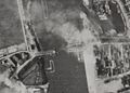 Luchtopname van de Duitse schipbrug in 1944 tijdens gevechten