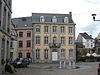 Les façades et la totalité de la toiture de l'ancien Hôtel de Bourbon sis rue Delhasse, n°32