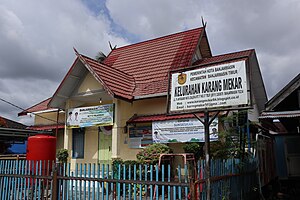 Kantor lurah Karang Mekar