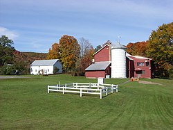 Lansing Manor Barn Oct 08.jpg