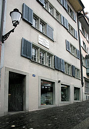 Spiegelgasse 14 in Zürich: Eine Gedenktafel erinnert an Lenins Aufenthalt in diesem Haus, wo er zur Untermiete wohnte.