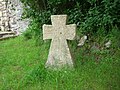 Sühnekreuz vor der Kirche (ist nahezu identisch mit dem Steinkreuz in Conradsdorf – vgl. Bilder)