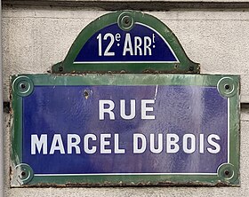 Voir la plaque.