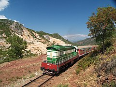 Потяг у горах поблизу Поградеця