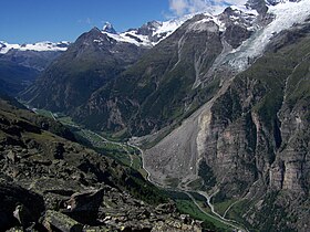 Vue du Mettelhorn au centre gauche de la photo (à gauche du Cervin).